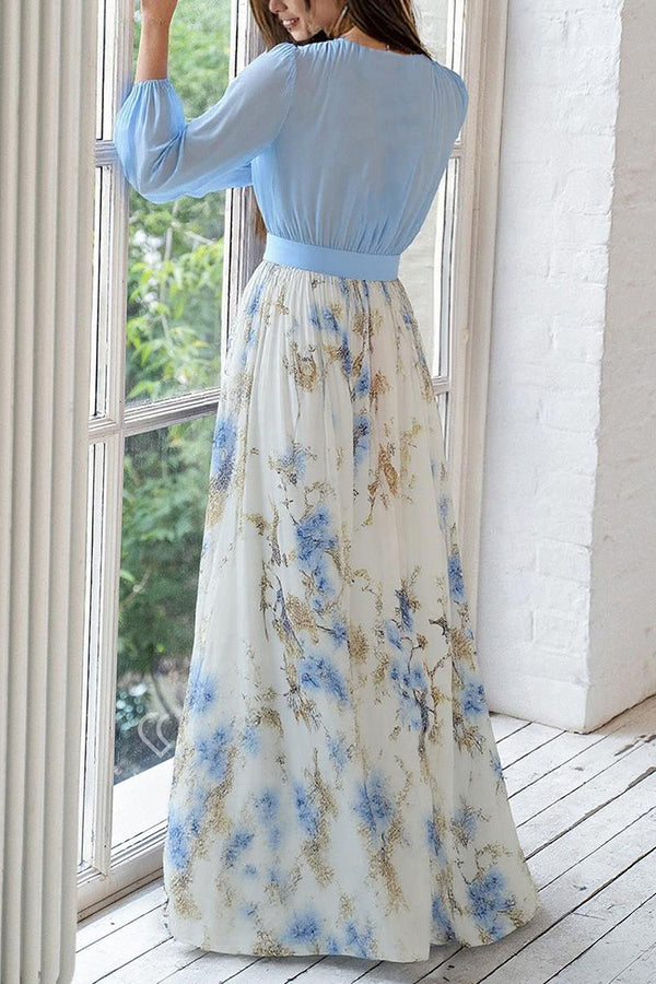 Elegancka sukienka maxi z kwiatowym nadrukiem, dekoltem w serek i długimi rękawami